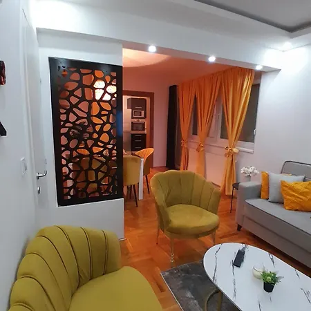 Gold&black Lejlighed *