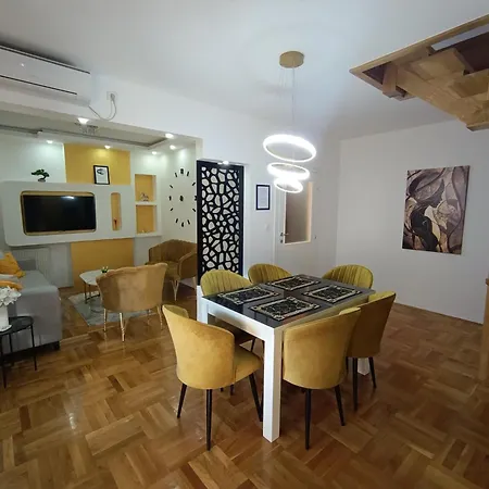 Gold&black Lejlighed Banja Luka